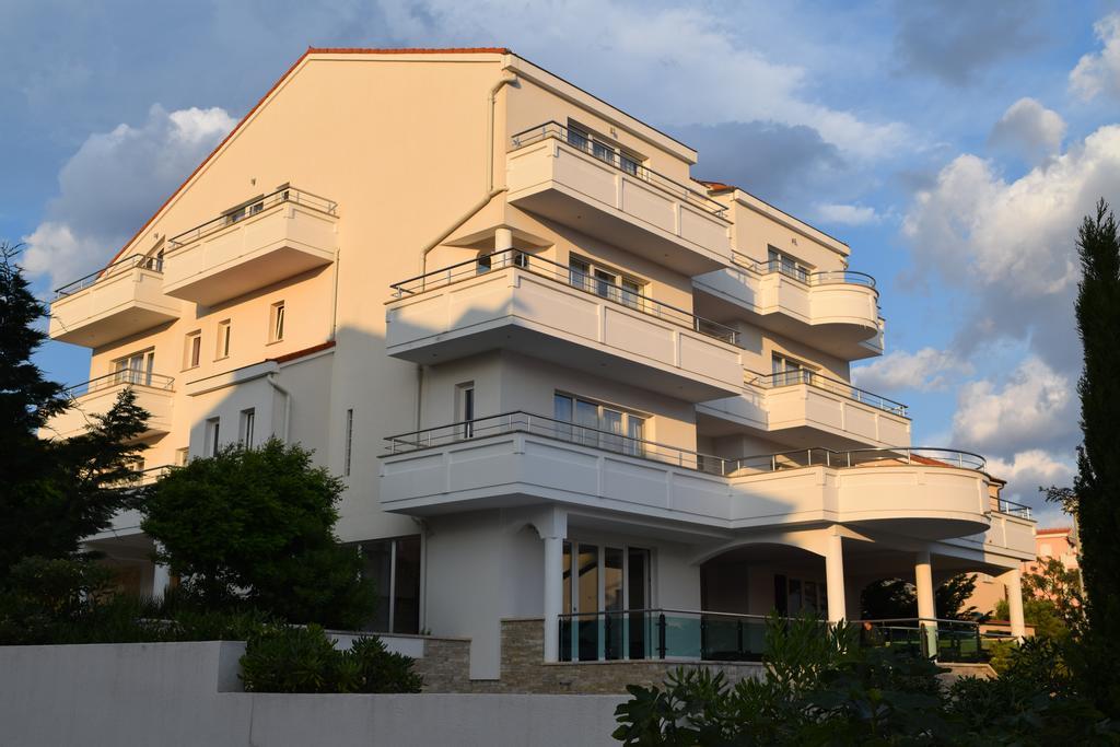 House Novalia Hotel Novalja Exterior photo